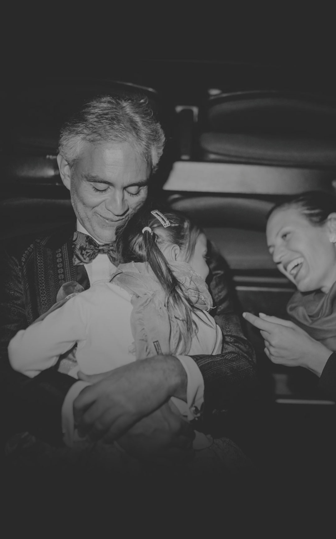 TRAVELLING <br> WITH ANDREA