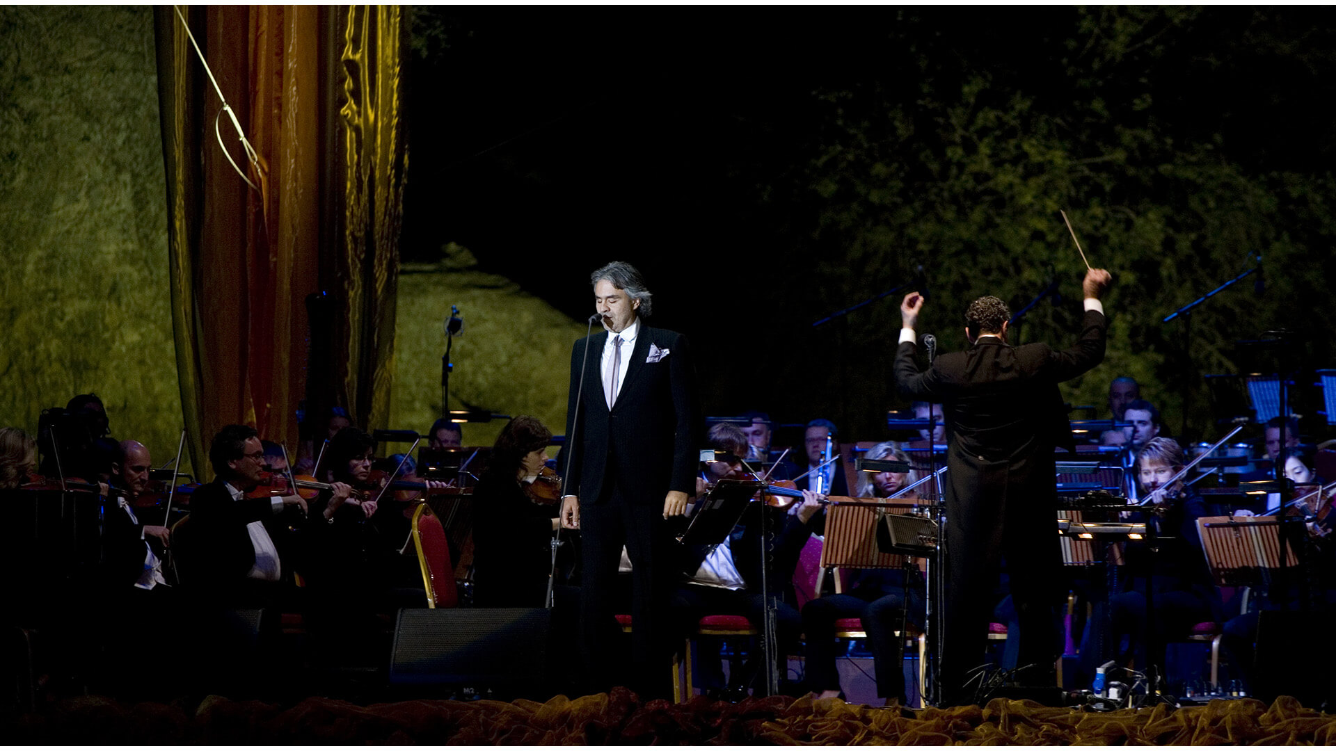 Memorial Pavarotti, Petra