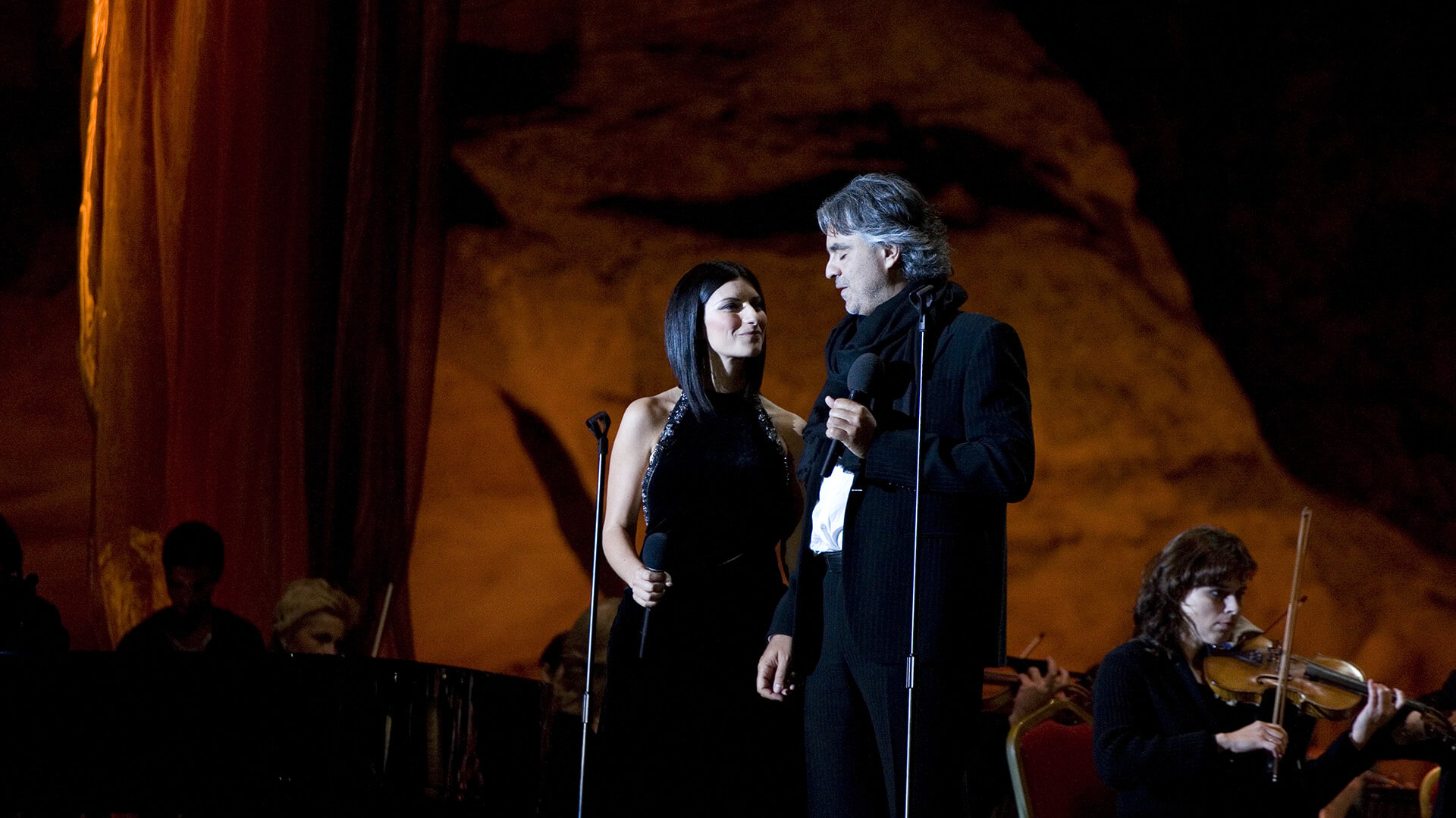 Memorial Pavarotti, Petra